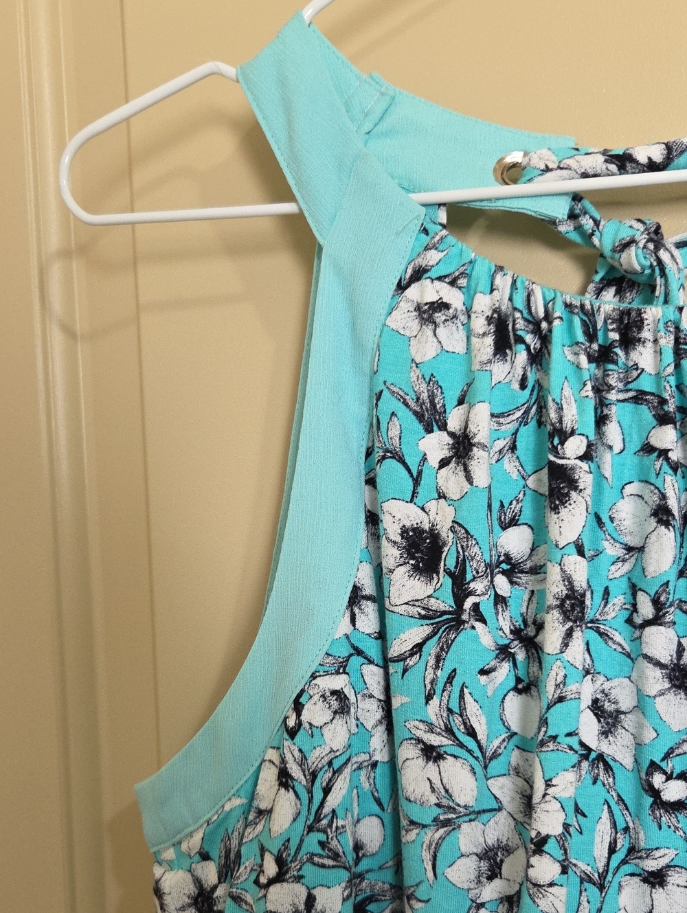 Skies Are Blue Floral Halter Casual Dress in Aqua - Picture 2 of 9